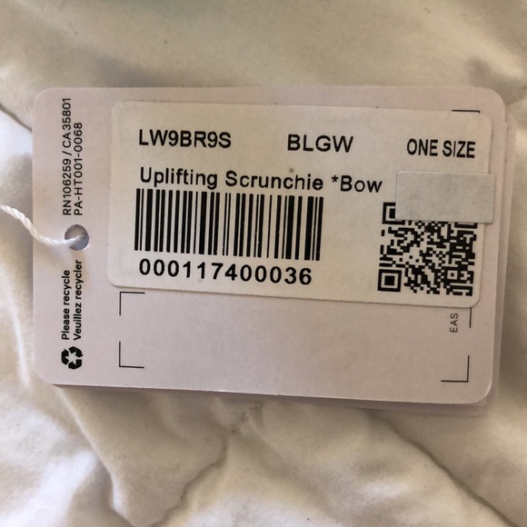 🌀 2 for $10 Lululemon uplifting scrunchie with bow NWT - Picture 4 of 4